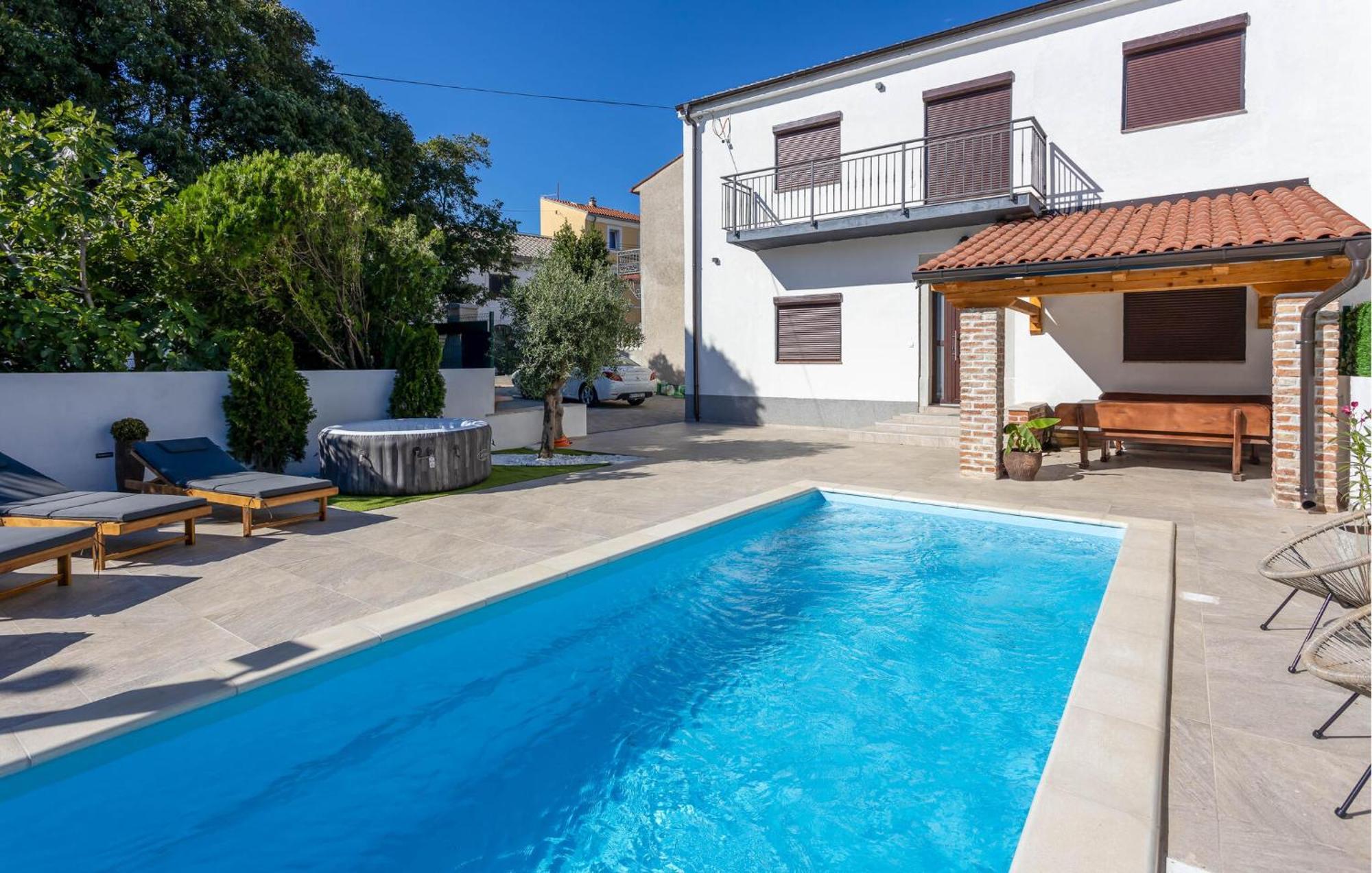 Holiday home 2 Bedroom Awesome In Novi Vinodolski